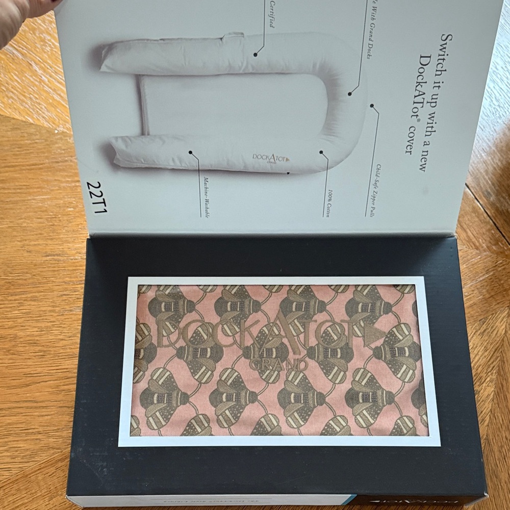 DockATot GRAND Pink and Brown Bees 🐝 Cover